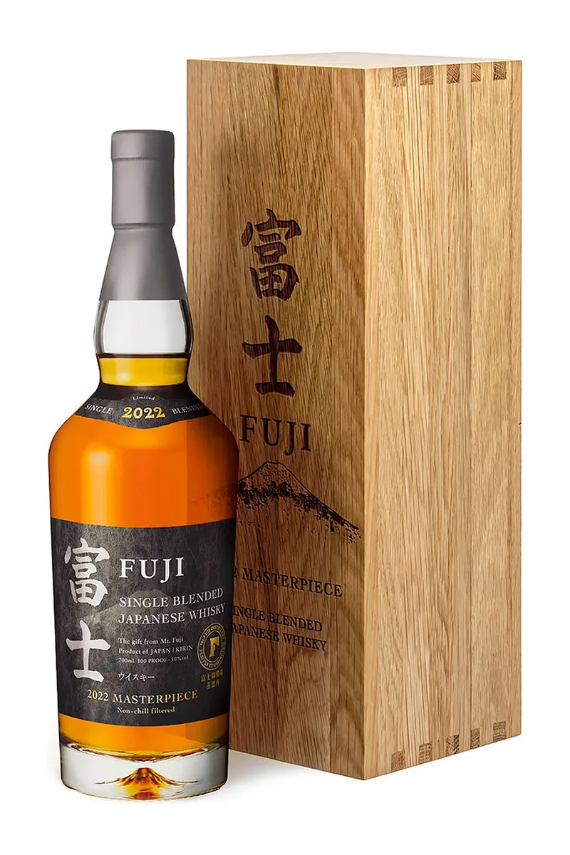 Fuji 2022 Masterpiece Single Blended Whisky bottle