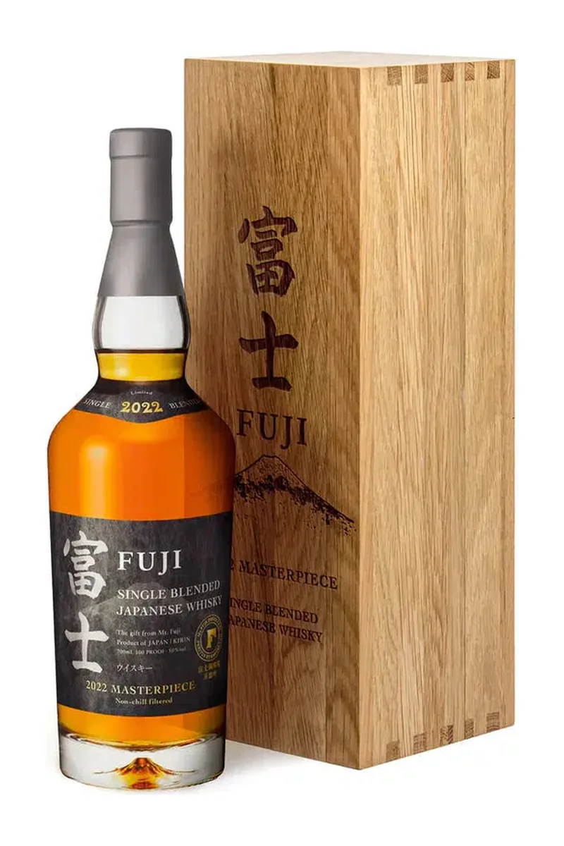 Kirin Fuji Single Blended 2022 Masterpiece Whisky bottle